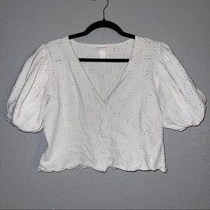 H&M white puffed sleeve button up blouse- L